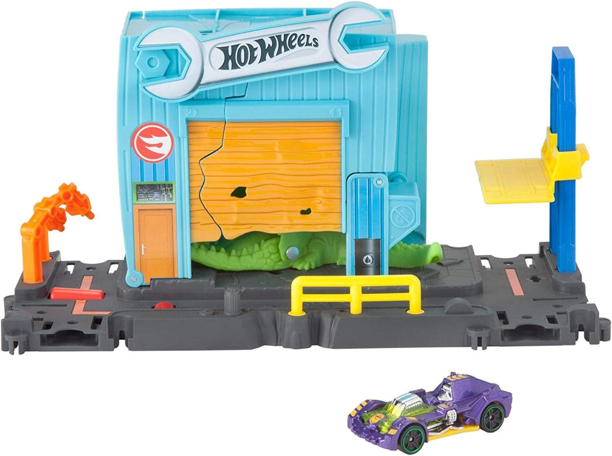 Gator Garage Attack Playset Q8134