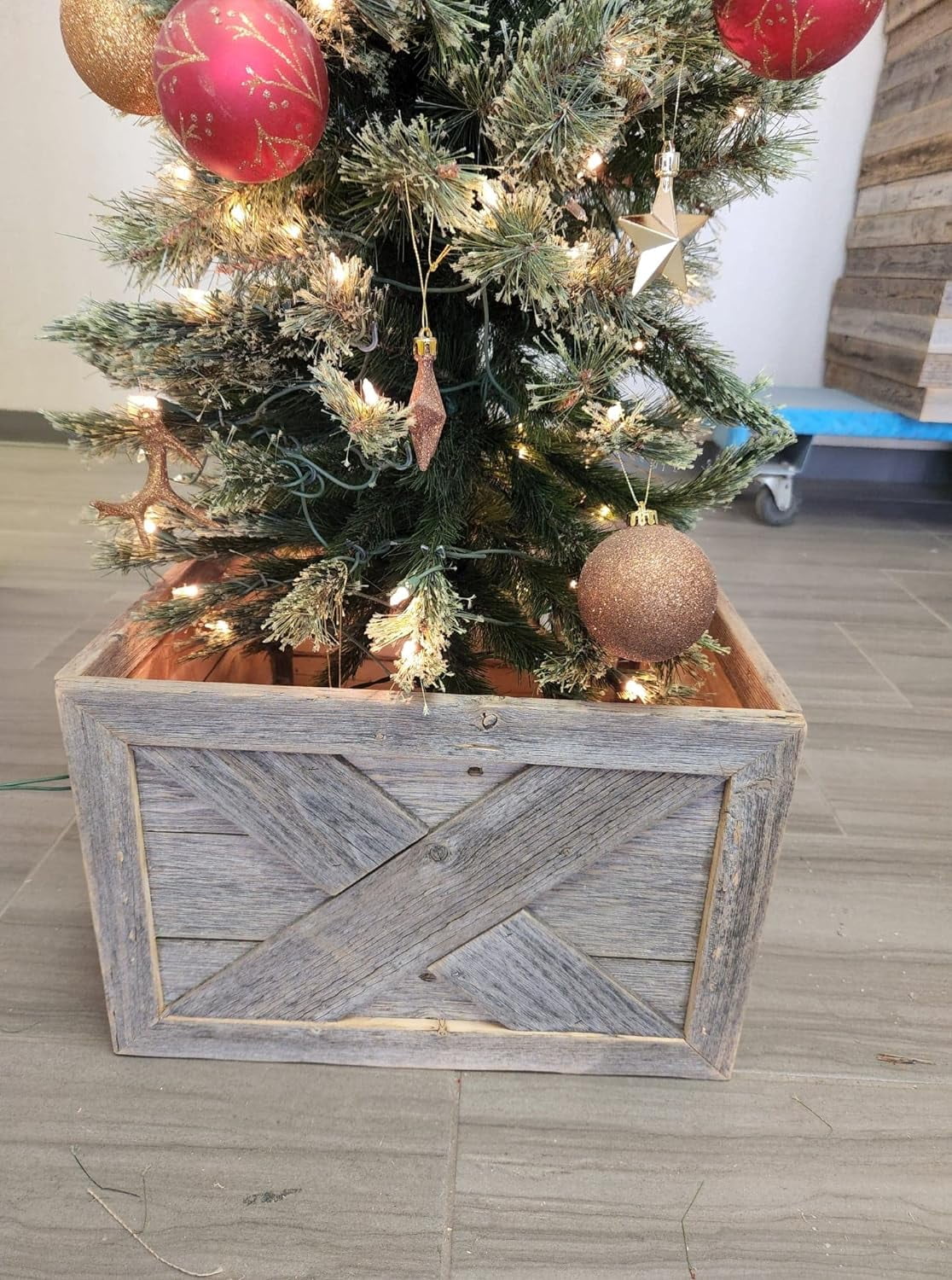 Reclaimed Wood Christmas Tree Collar U348